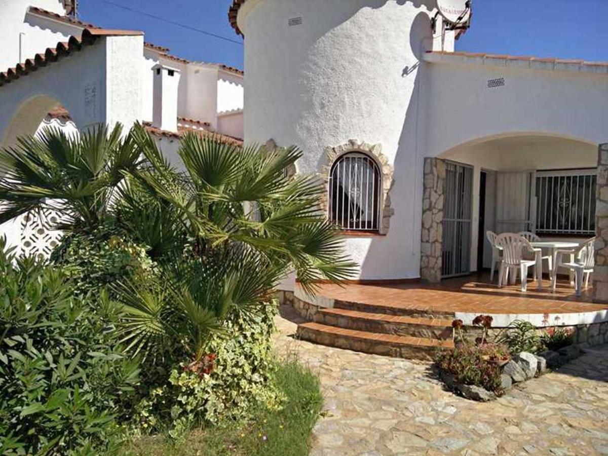 Xalet Amb Jardi Villa Empuriabrava Kültér fotó
