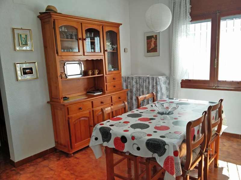 Xalet Amb Jardi Villa Empuriabrava Kültér fotó
